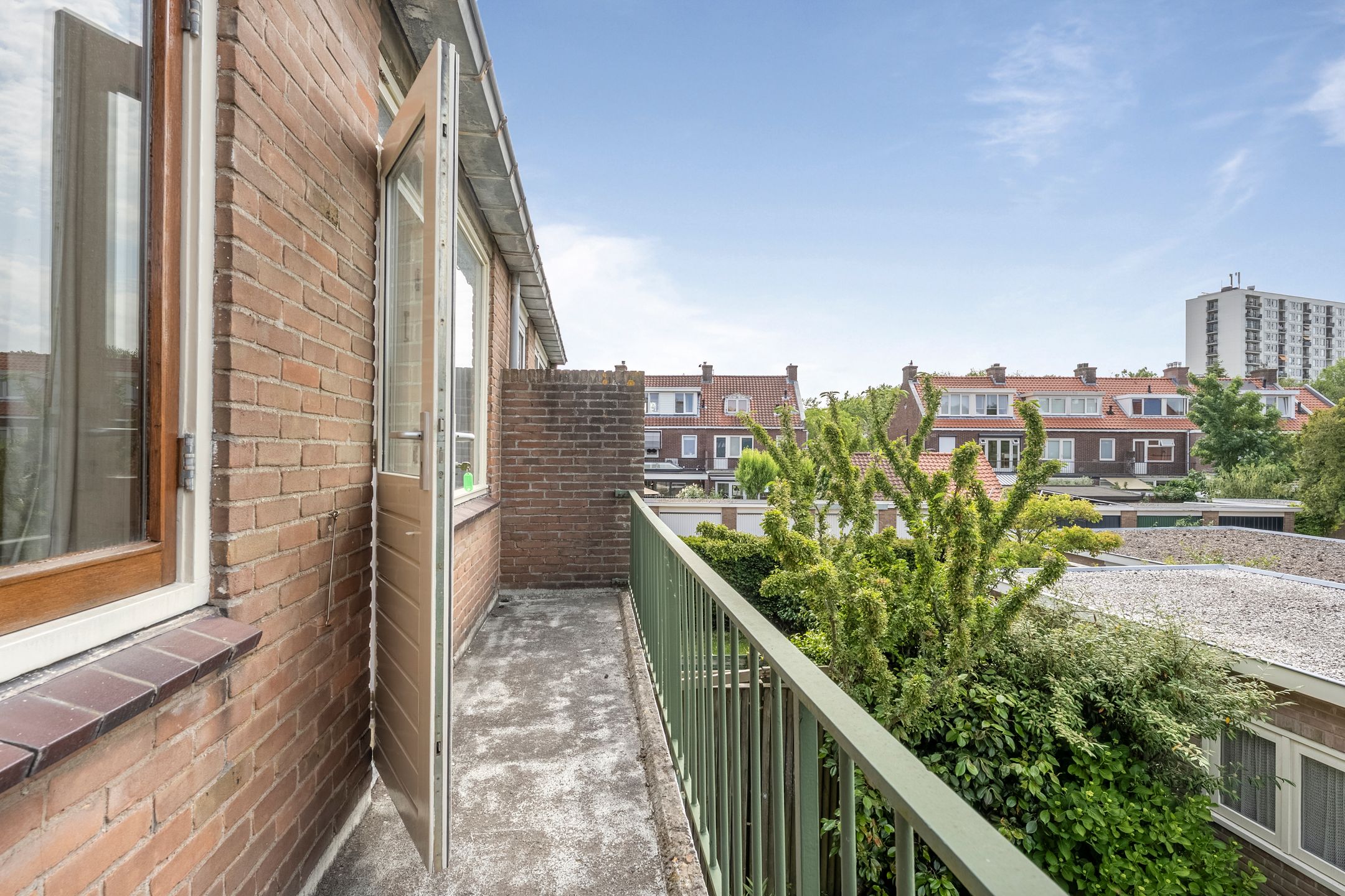 Spacious Six-Bedroom Family Home with South-Facing Garden in Oosterduinkwartier — 27