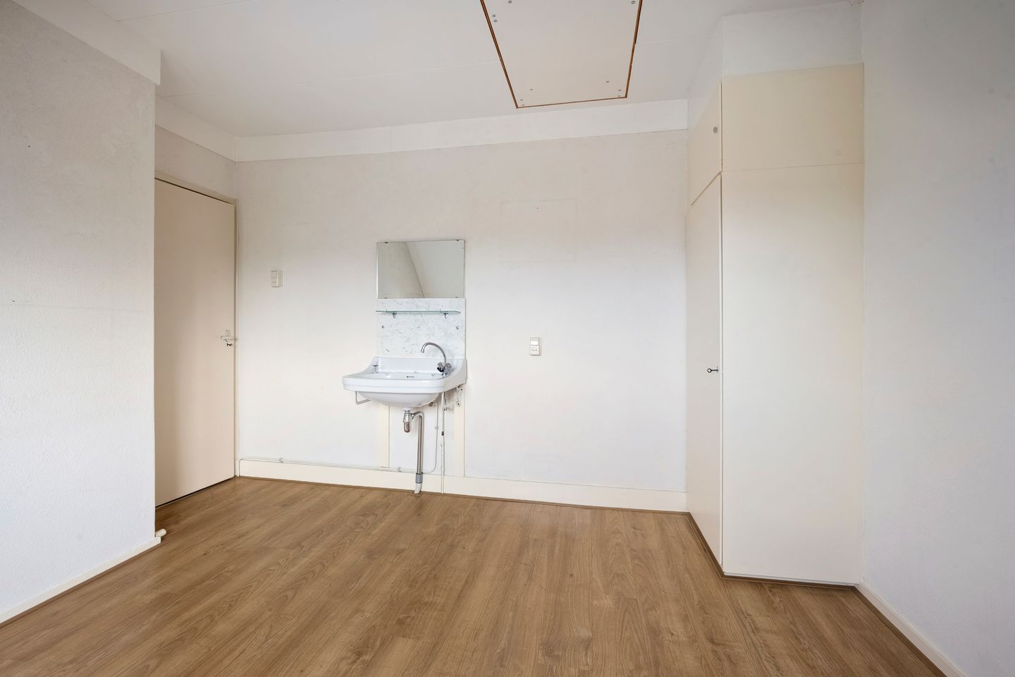 Spacious Six-Bedroom Family Home with South-Facing Garden in Oosterduinkwartier — 35
