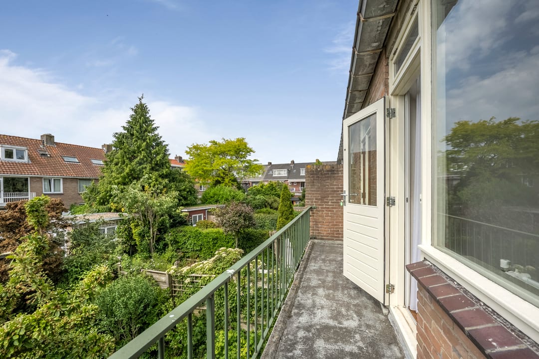 Spacious Six-Bedroom Family Home with South-Facing Garden in Oosterduinkwartier — 26