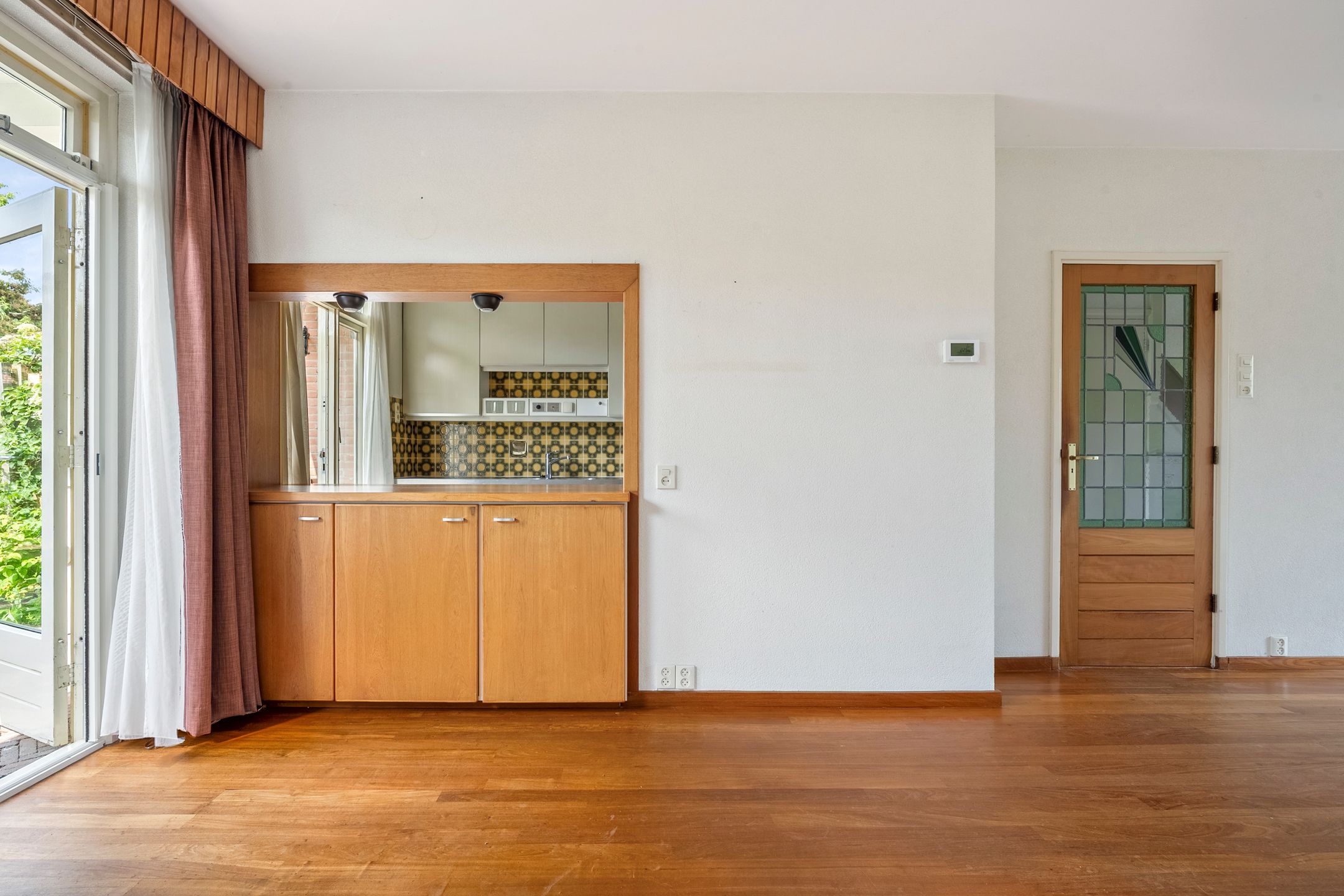 Spacious Six-Bedroom Family Home with South-Facing Garden in Oosterduinkwartier — 9