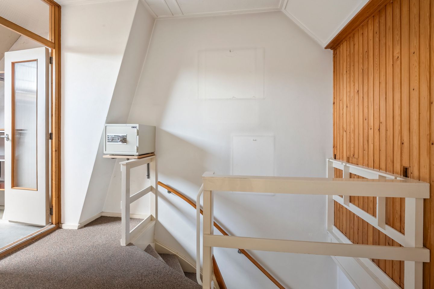 Spacious Six-Bedroom Family Home with South-Facing Garden in Oosterduinkwartier — 40