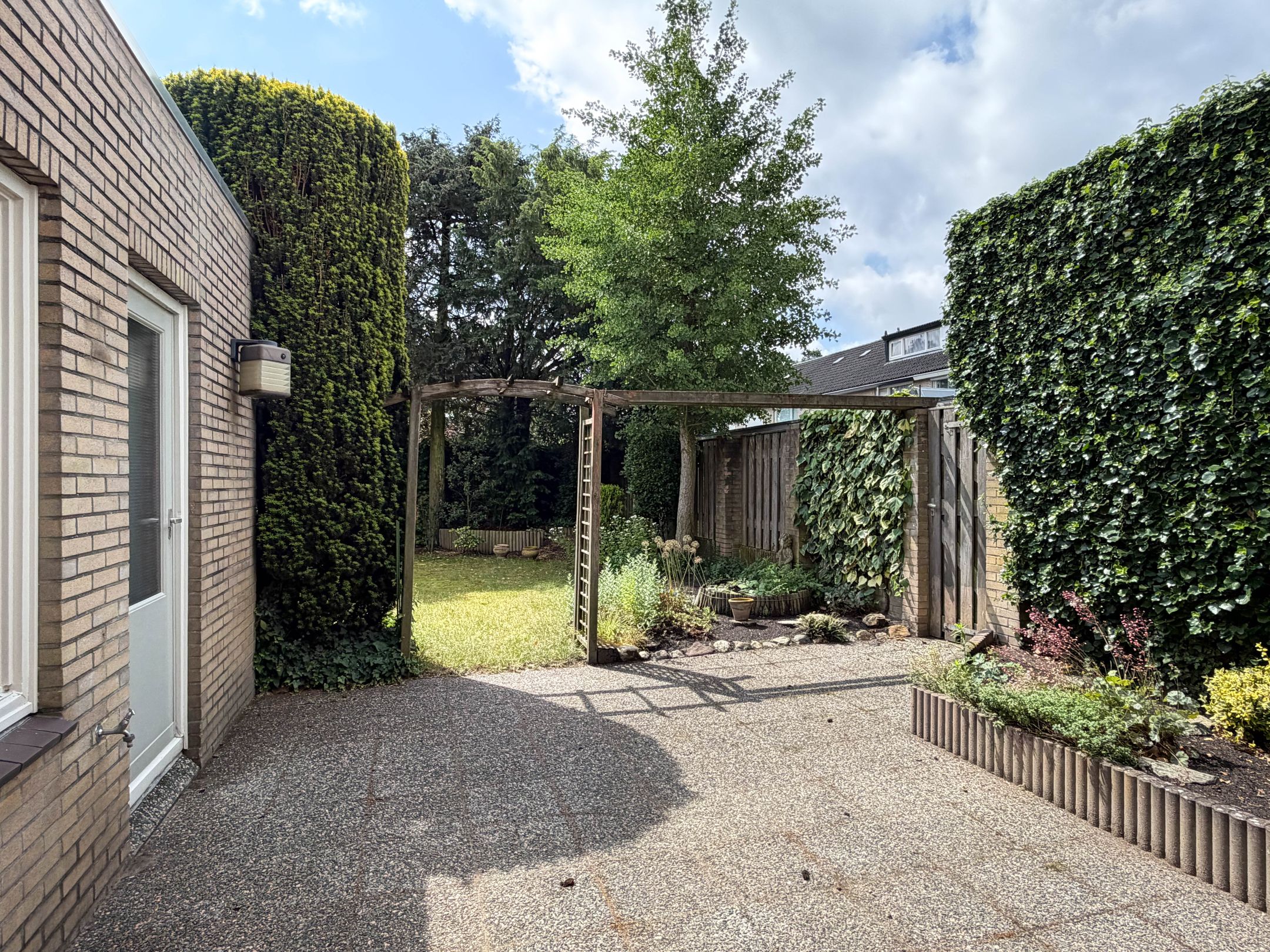 Photo 33 of Plutostraat 2