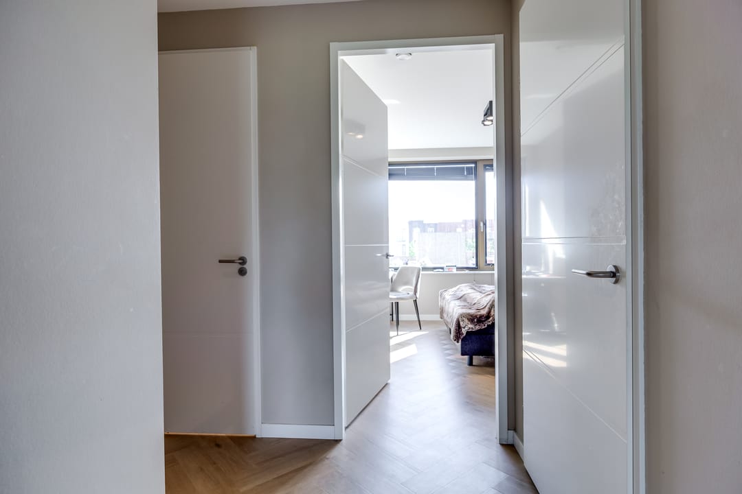 Modern Ground-Floor Apartment with Private Patio and Parking in Leeuwesteyn — 26