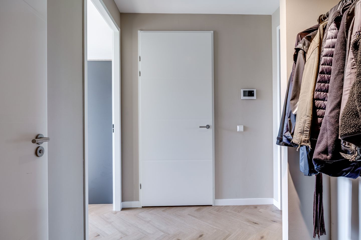 Modern Ground-Floor Apartment with Private Patio and Parking in Leeuwesteyn — 29