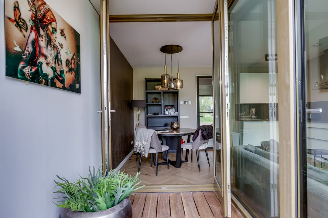 Modern Ground-Floor Apartment with Private Patio and Parking in Leeuwesteyn — 32