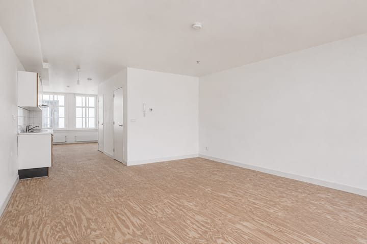 Photo 2 of Sint Annenstraat 20-C