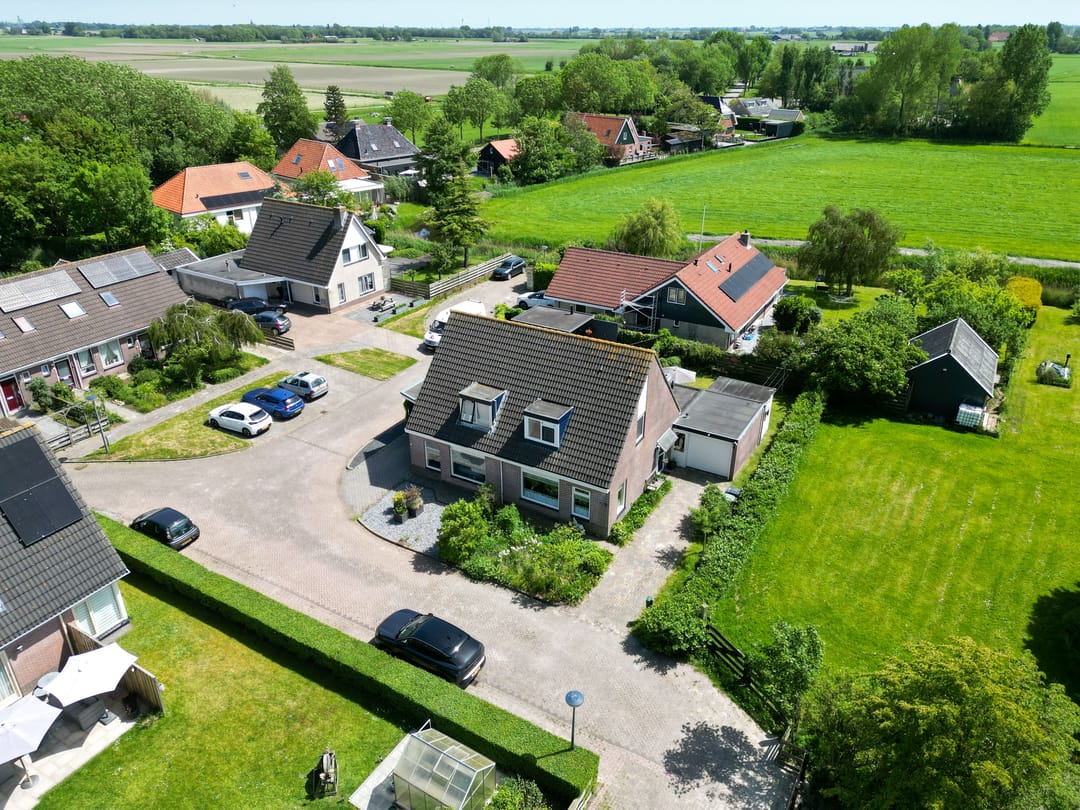 Semi-detached home with solar panels and south-facing garden in peaceful Peins — 13