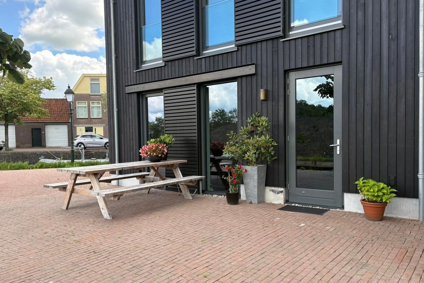 Modern Ground Floor Apartment with Water Views in Historic Oudewater — 10