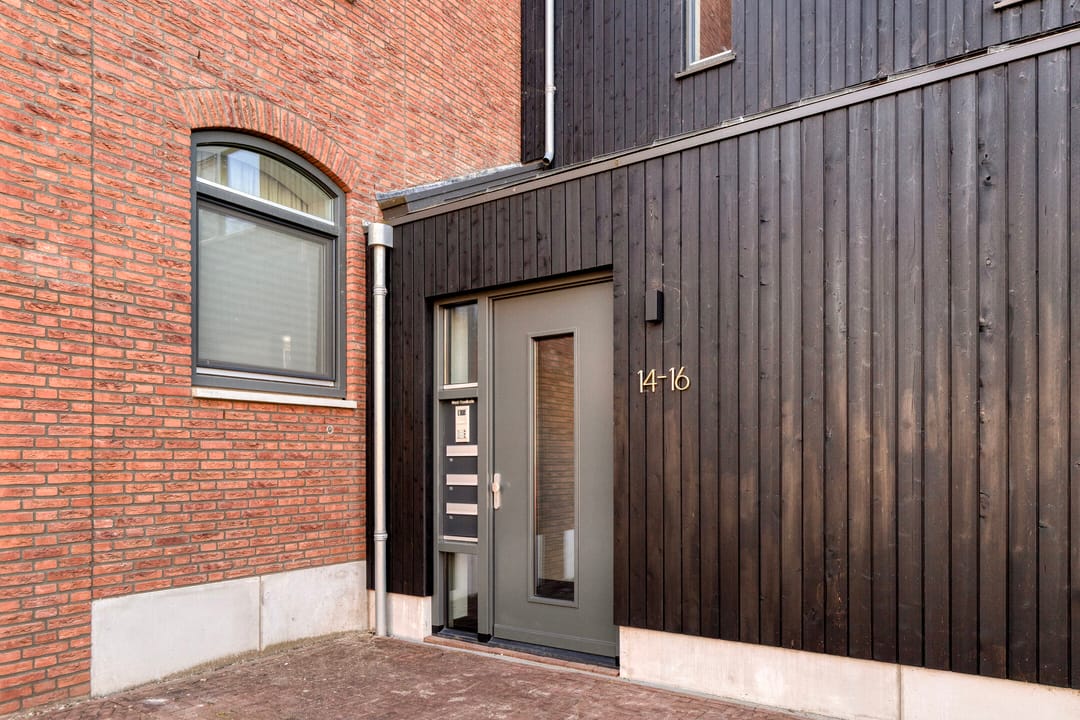 Modern Ground Floor Apartment with Water Views in Historic Oudewater — 16