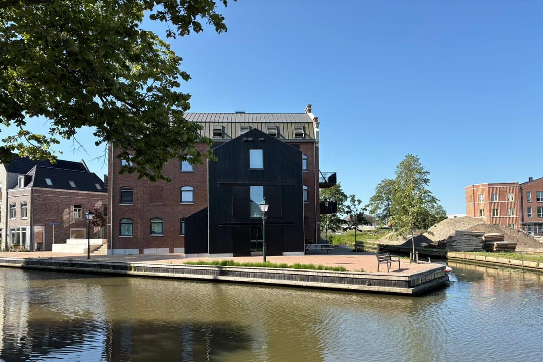 Modern Ground Floor Apartment with Water Views in Historic Oudewater — 22
