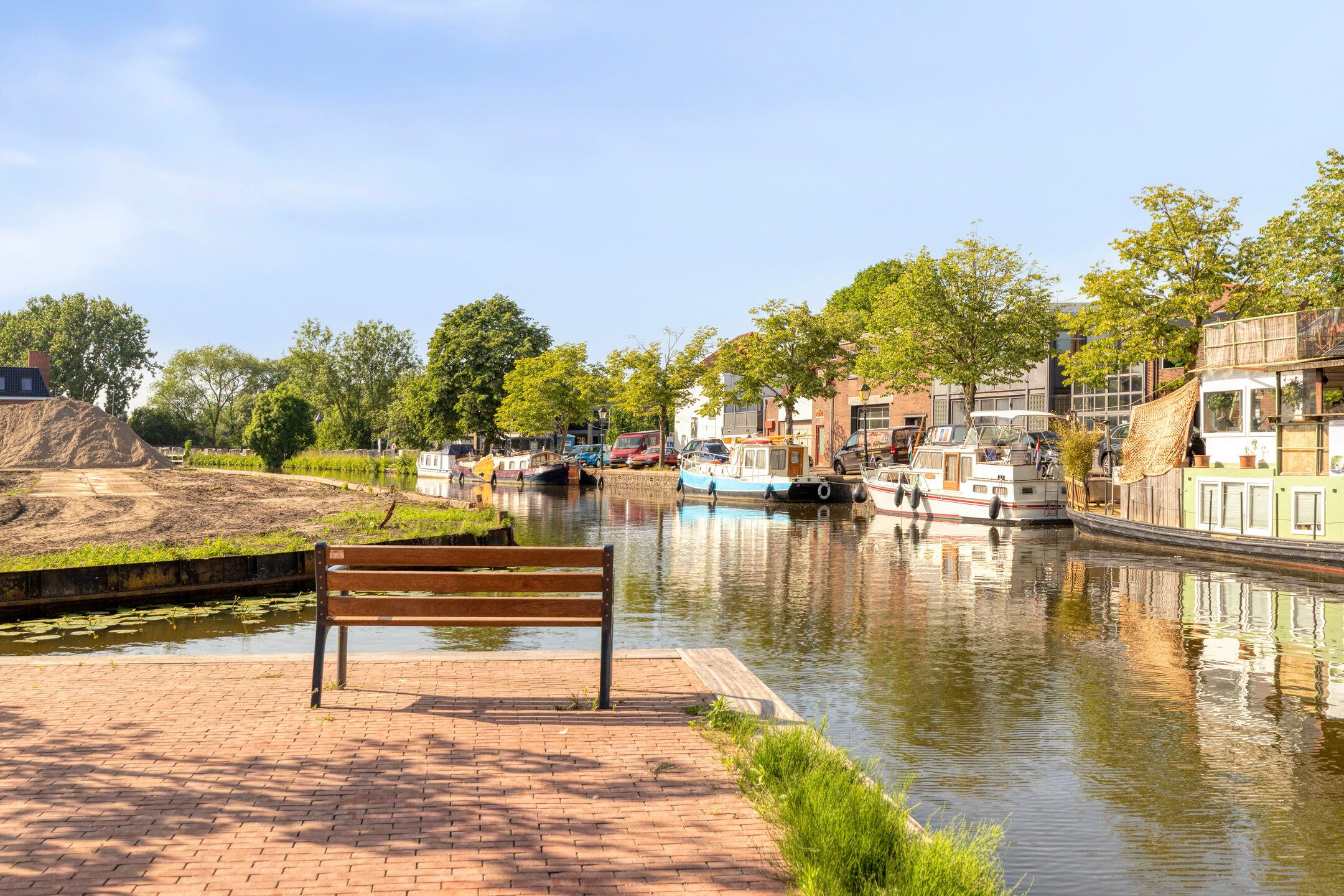 Modern Ground Floor Apartment with Water Views in Historic Oudewater — 24