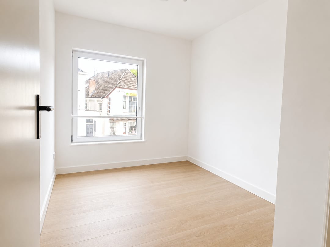 Photo 7 of Emmastraat 1-B