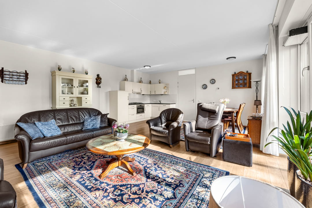 Spacious Ground Floor Corner Apartment with Large Garden in Epe Center — 13