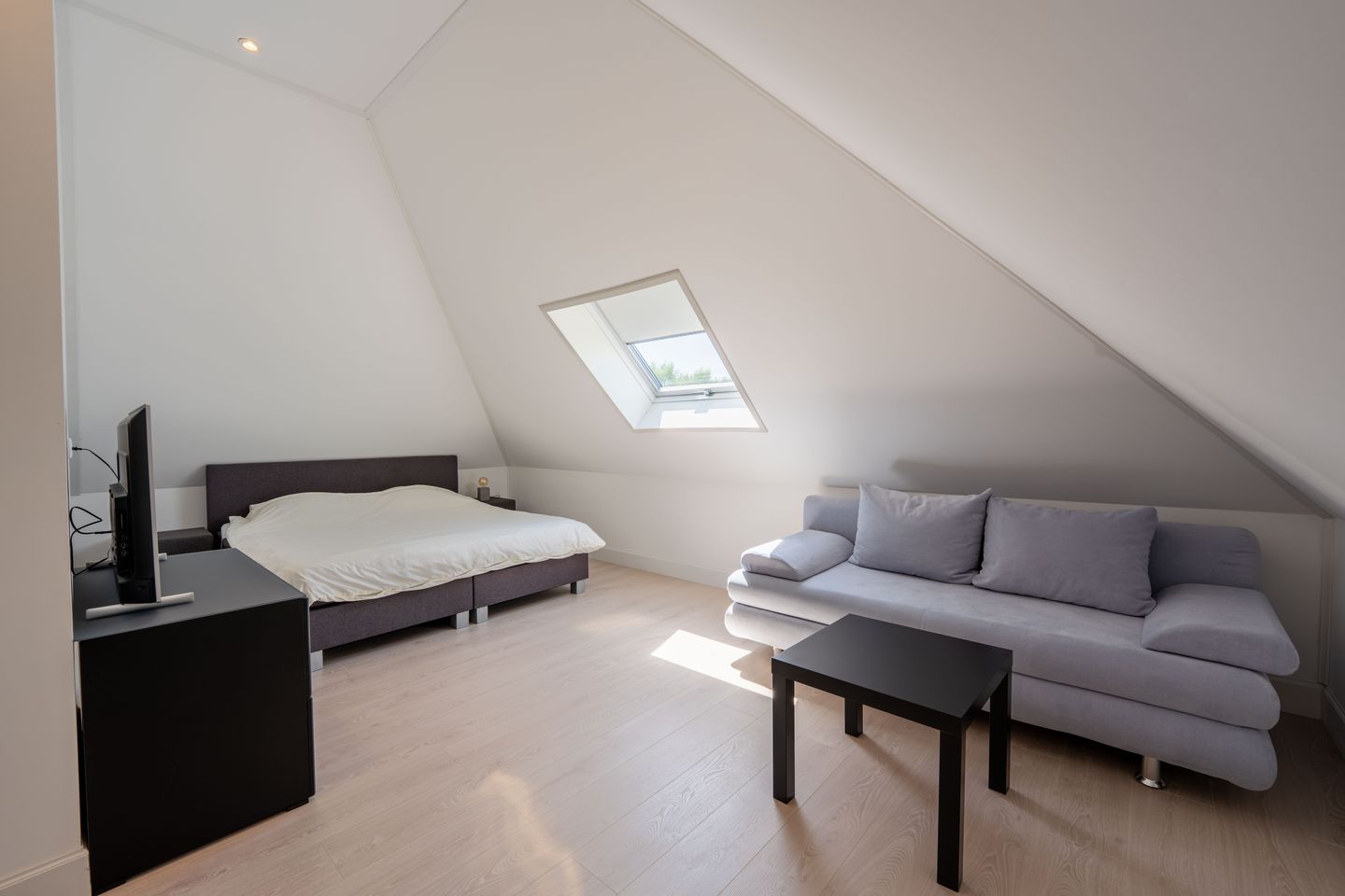Luxury Energy-Neutral Villa with Expansive Garden in Oosterwold — 44