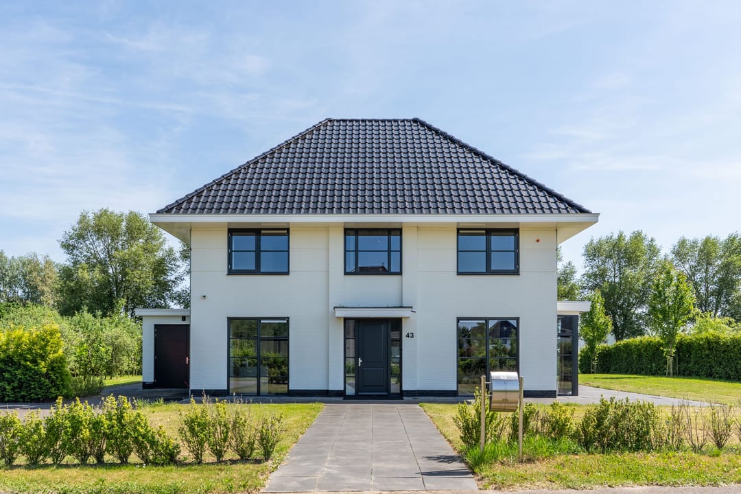 Luxury Energy-Neutral Villa with Expansive Garden in Oosterwold — 56