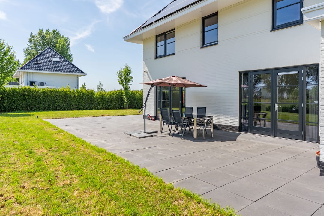 Luxury Energy-Neutral Villa with Expansive Garden in Oosterwold — 61