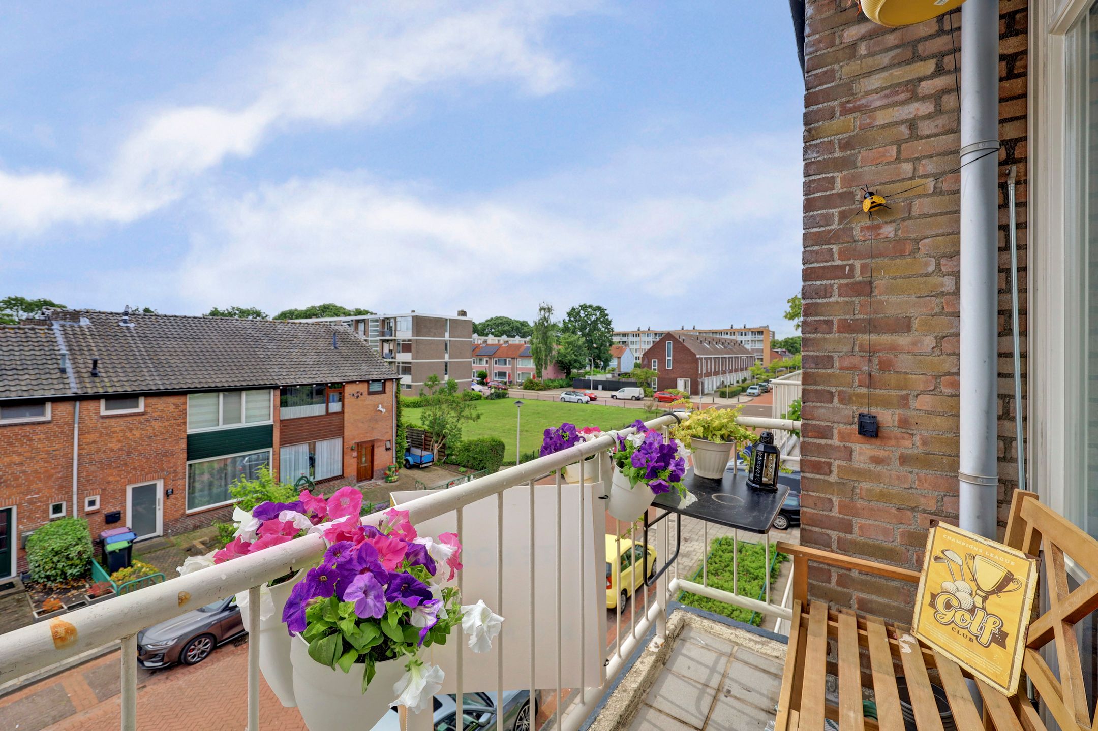 Move-Ready Three-Room Apartment with Two Balconies in Central Location — 21