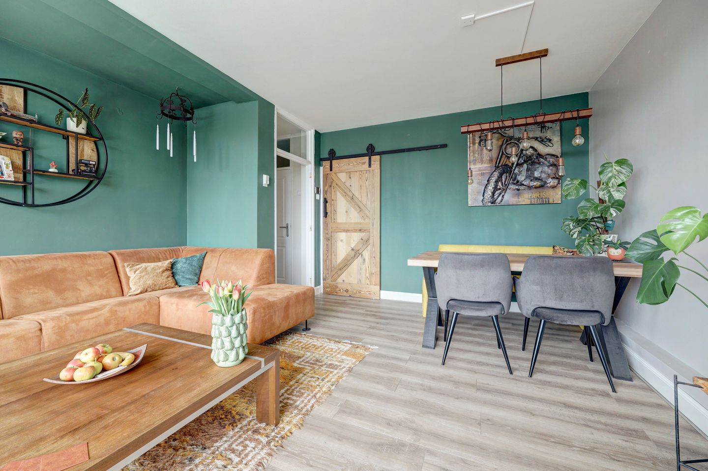 Move-Ready Three-Room Apartment with Two Balconies in Central Location — 10