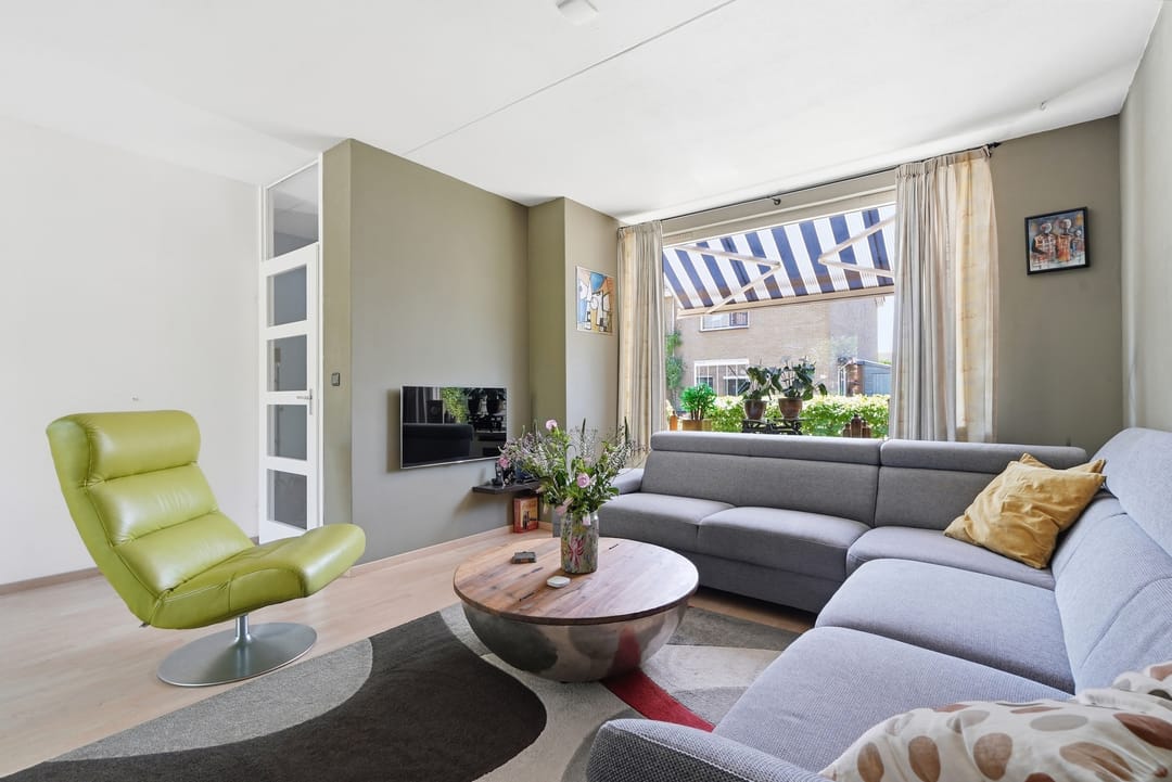 Spacious Corner Family Home with Solar Panels and Modern Comforts — 7