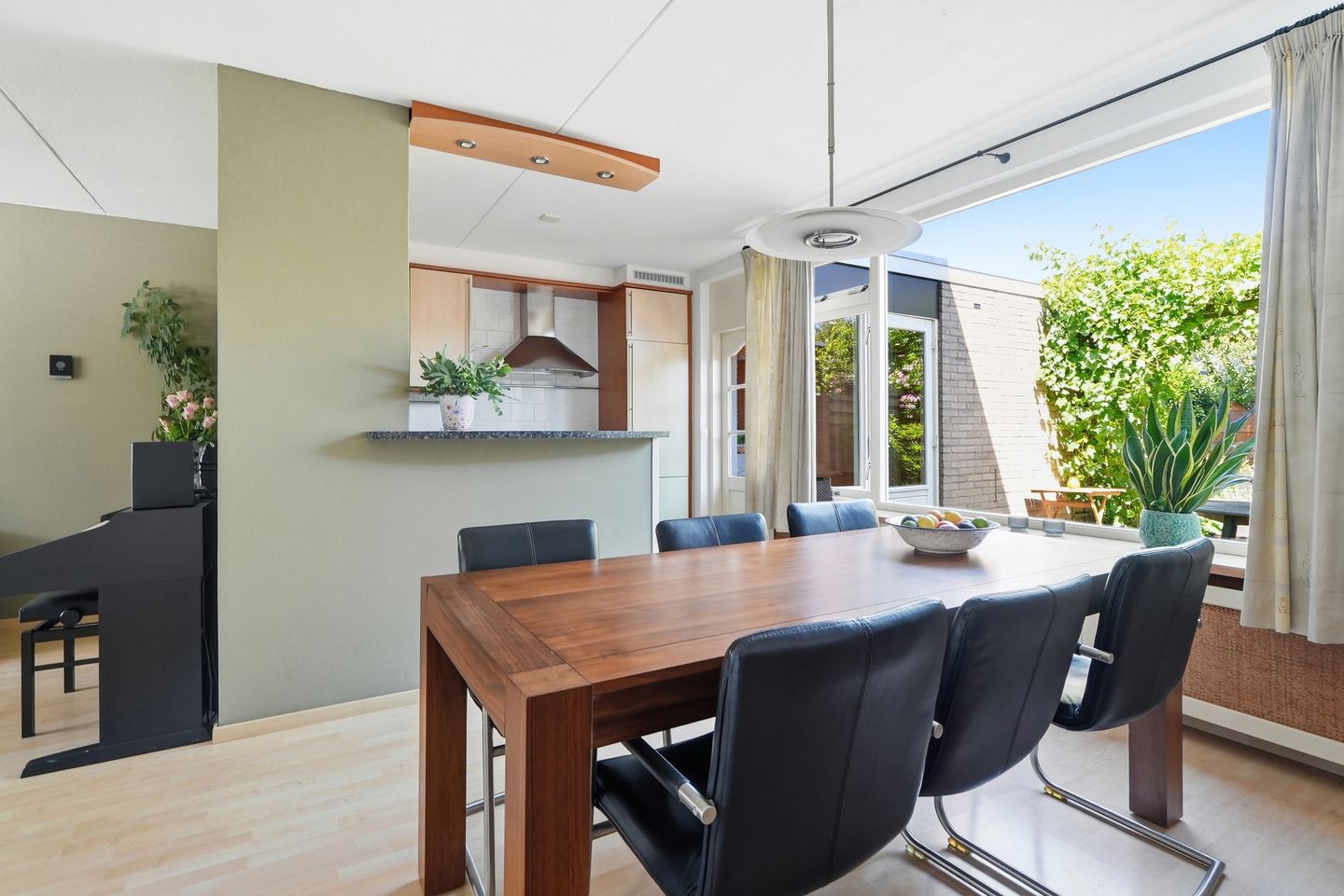 Spacious Corner Family Home with Solar Panels and Modern Comforts — 10