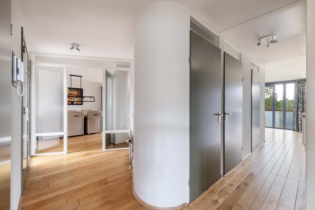 Spacious 3-Room Apartment with South-Facing Balcony and Private Parking — 16