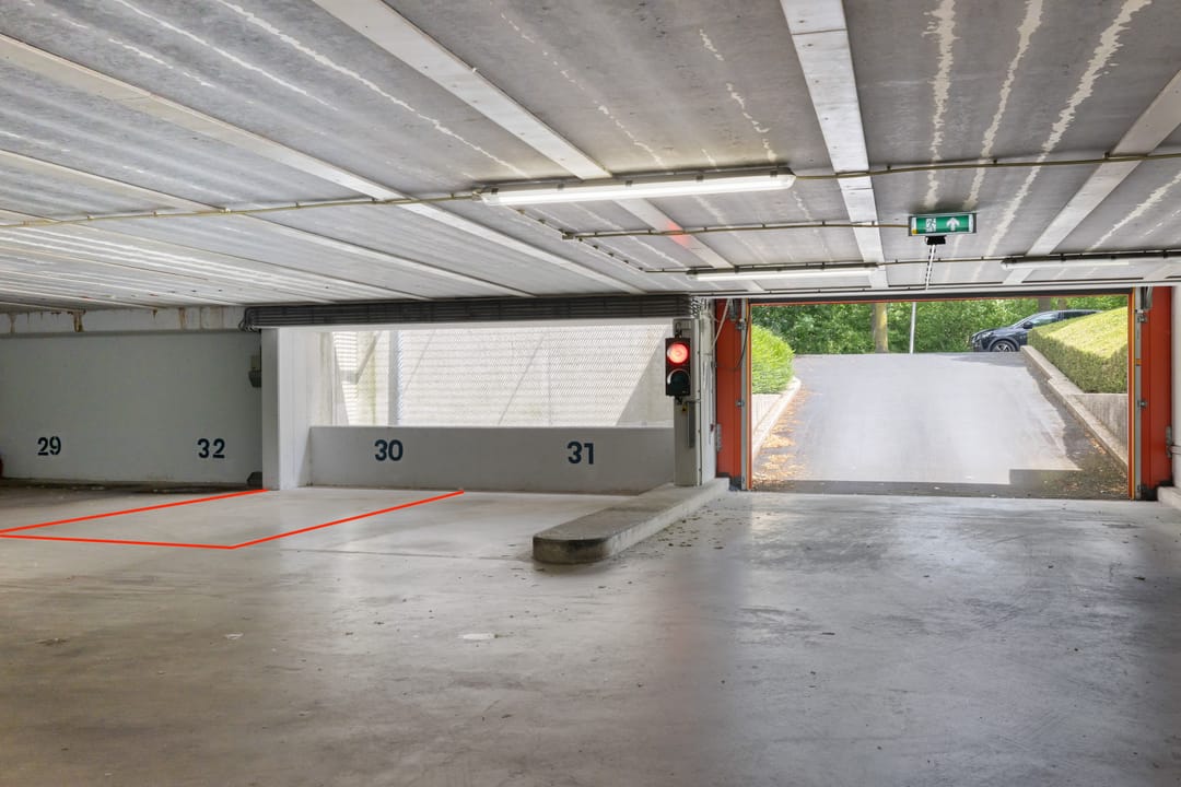 Spacious 3-Room Apartment with South-Facing Balcony and Private Parking — 31