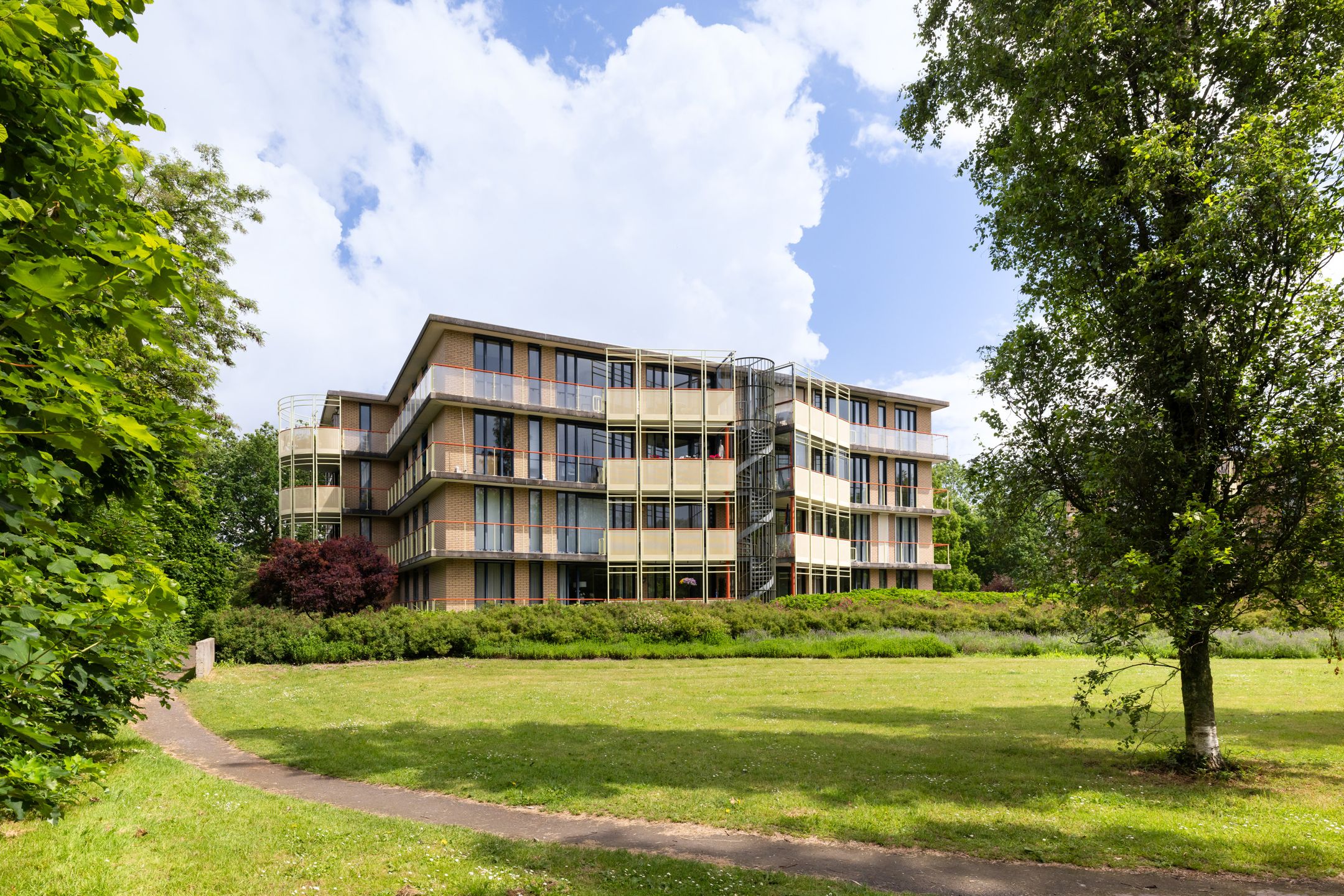 Spacious 3-Room Apartment with South-Facing Balcony and Private Parking — 33