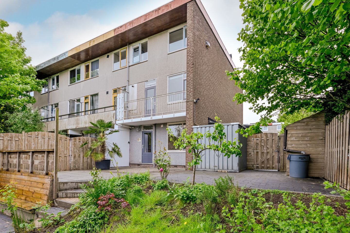 Unique Three-Story End House Divided into Three Separate Living Units in Lelystad — 49
