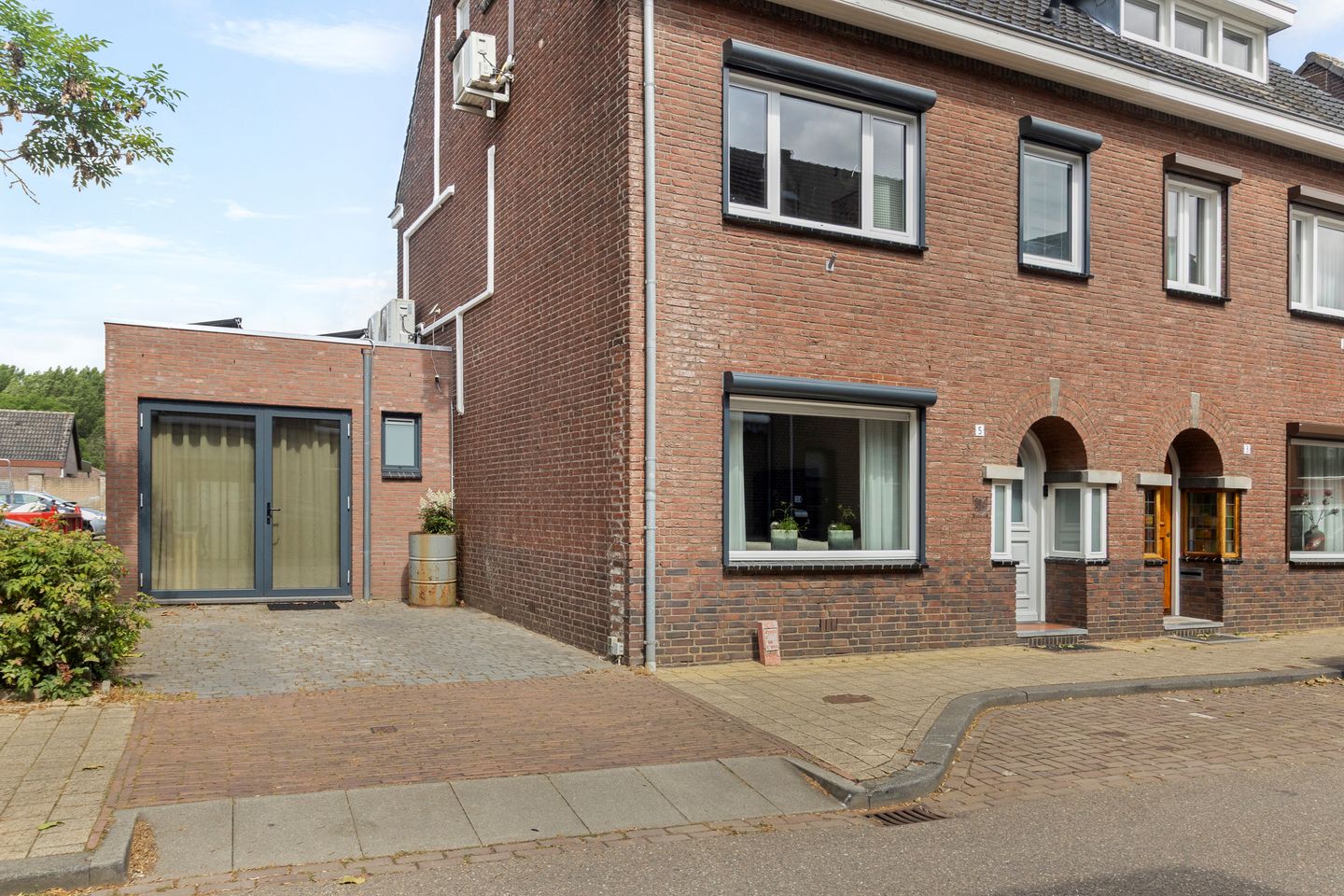 Photo 40 of Grotestraat 5