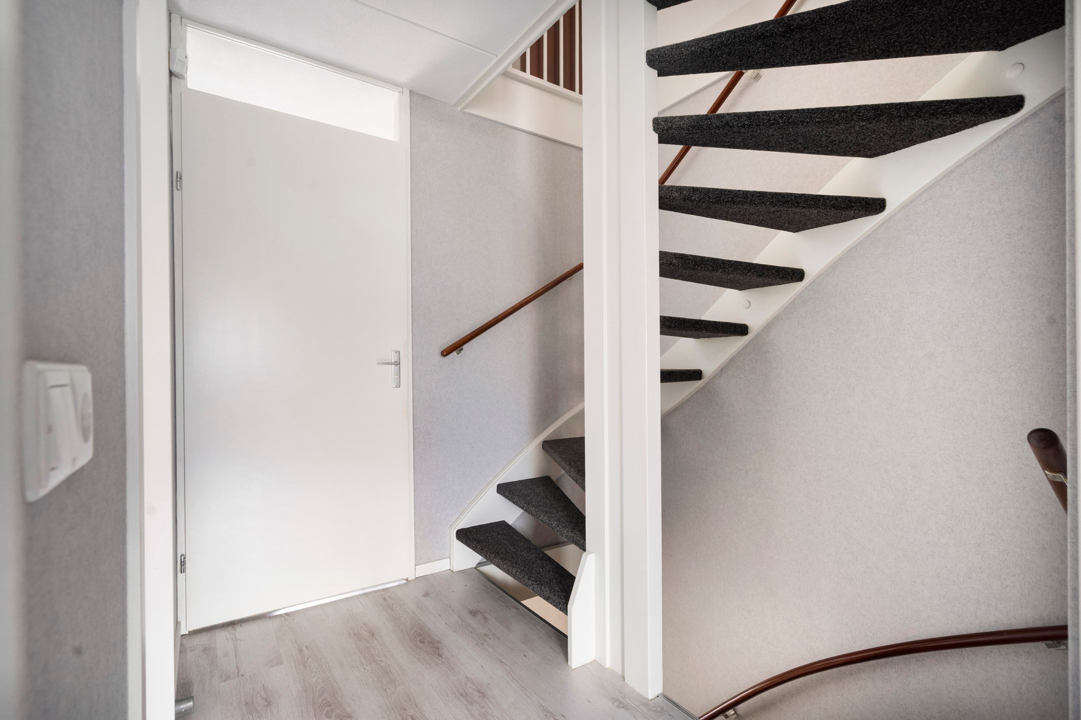 Spacious Sunlit Townhouse in Oosterheem Near Amenities — 21