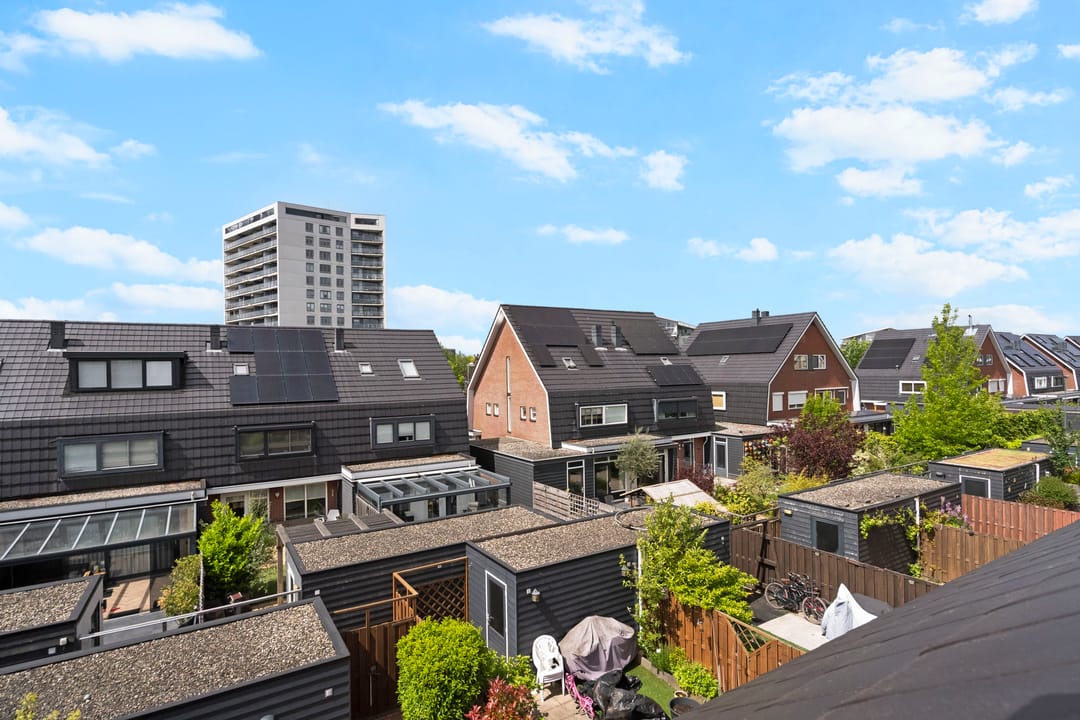 Spacious Sunlit Townhouse in Oosterheem Near Amenities — 23