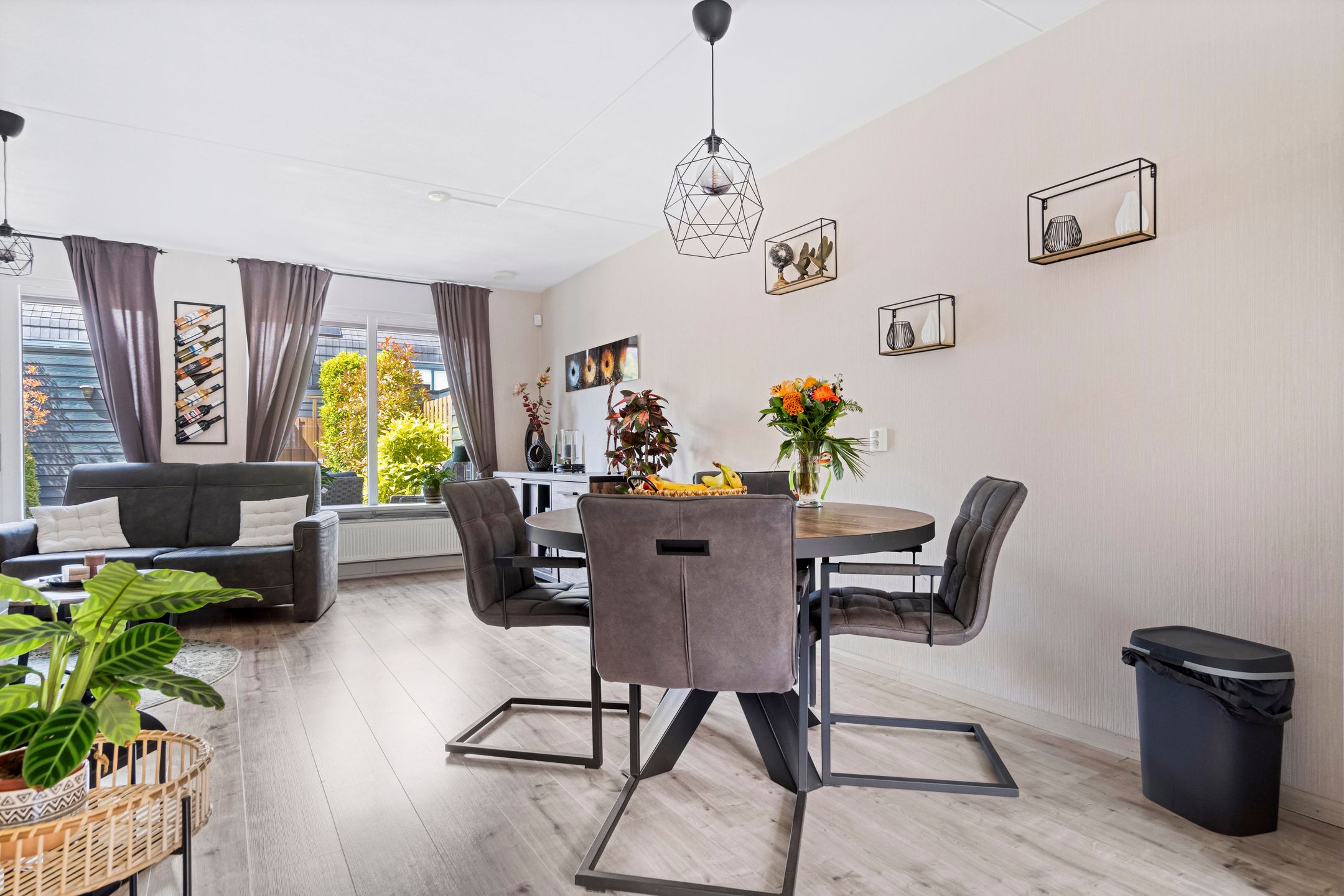 Spacious Sunlit Townhouse in Oosterheem Near Amenities — 9