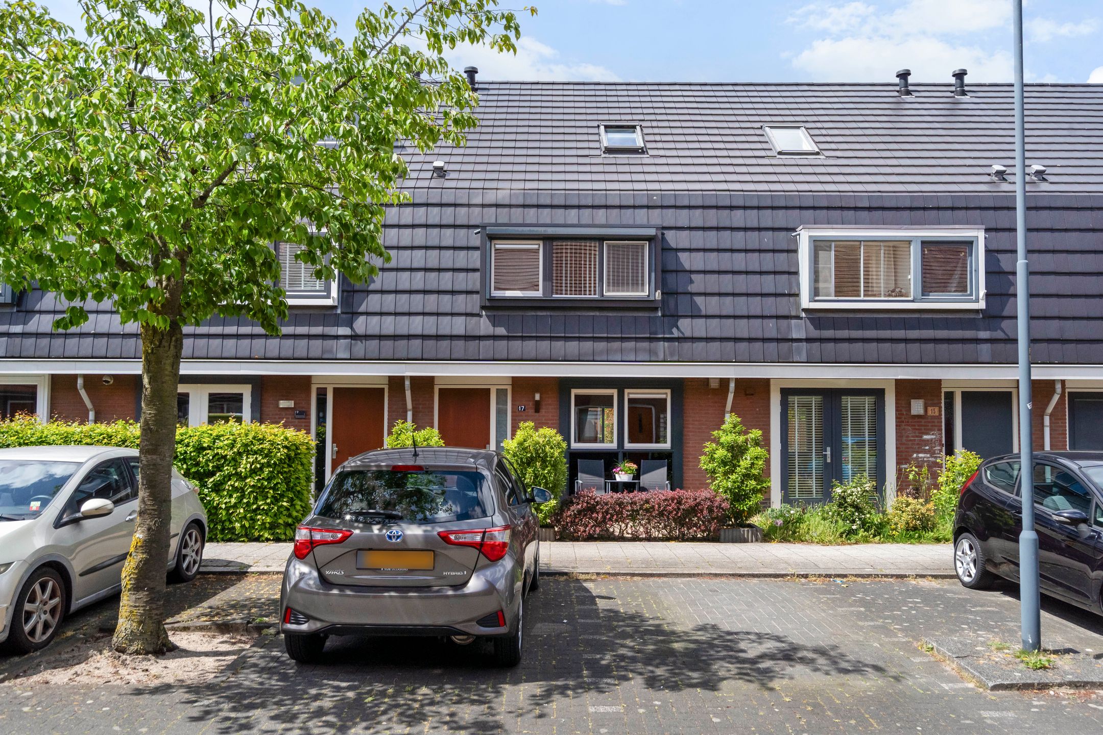 Spacious Sunlit Townhouse in Oosterheem Near Amenities — 36