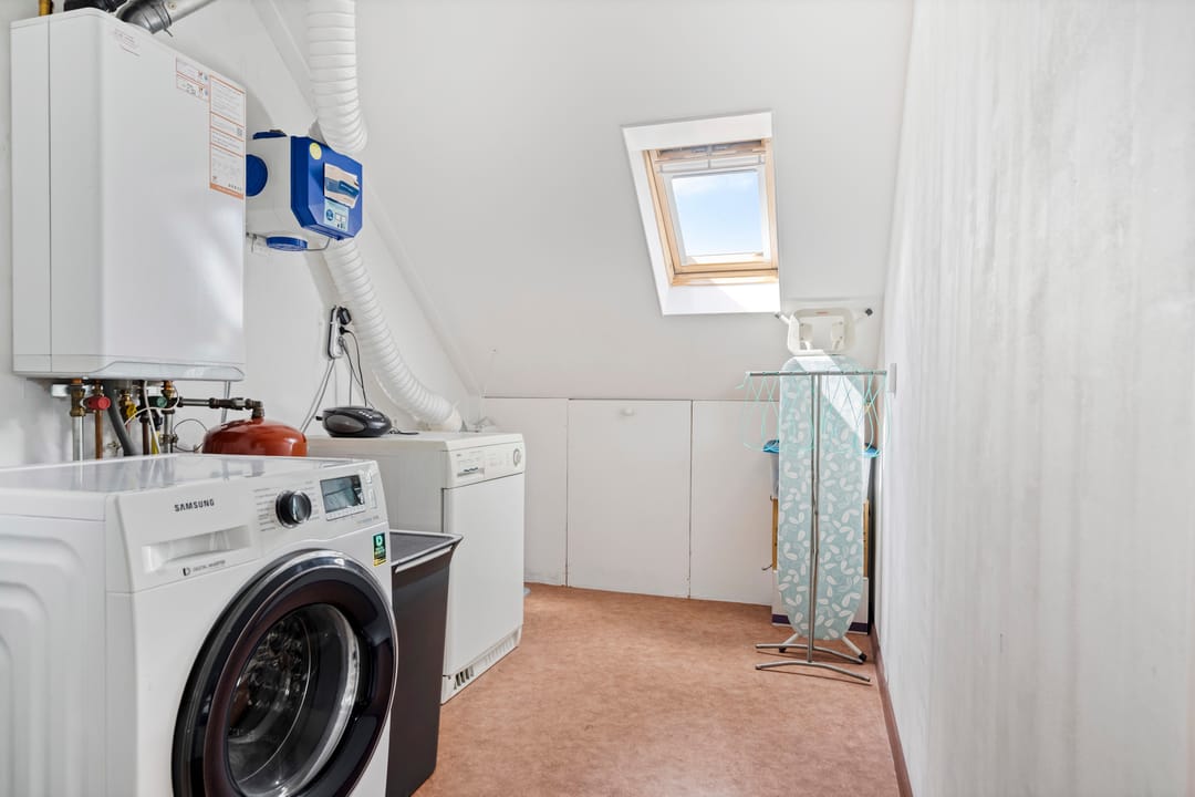 Spacious Sunlit Townhouse in Oosterheem Near Amenities — 31