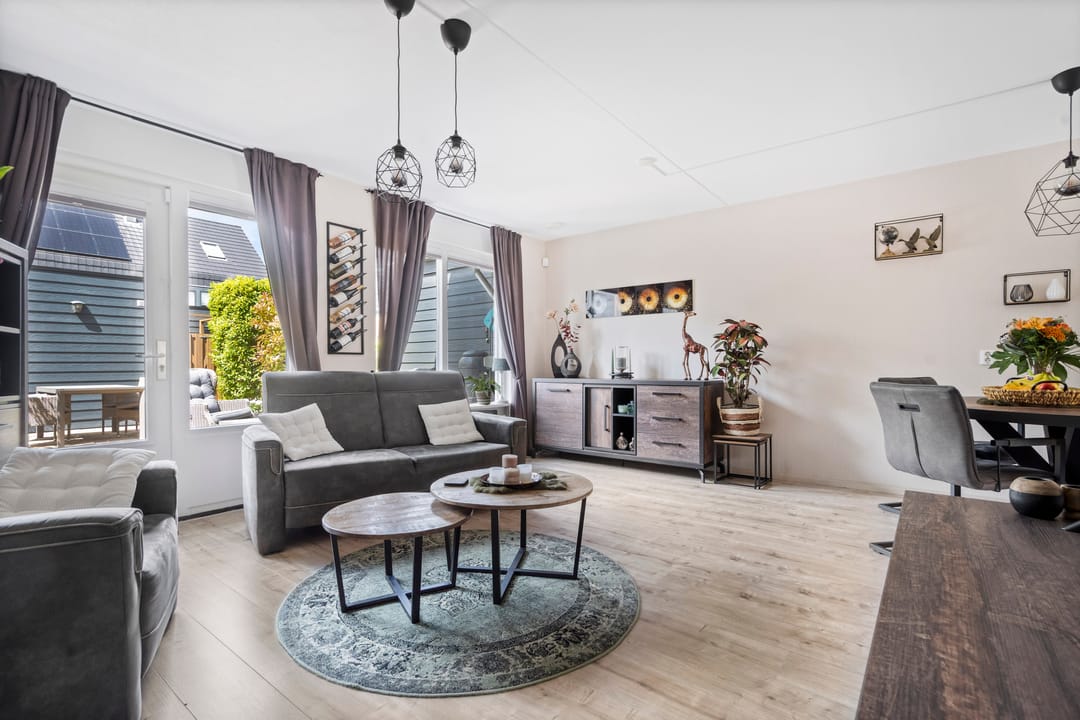 Spacious Sunlit Townhouse in Oosterheem Near Amenities — 11