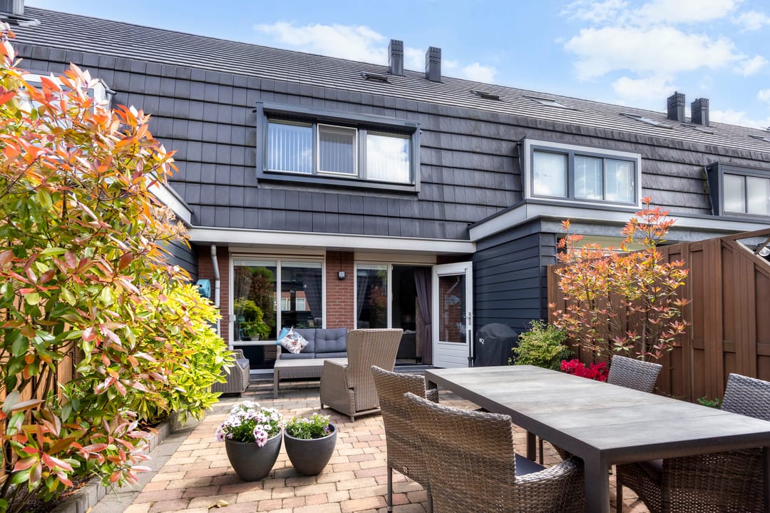Spacious Sunlit Townhouse in Oosterheem Near Amenities — 13
