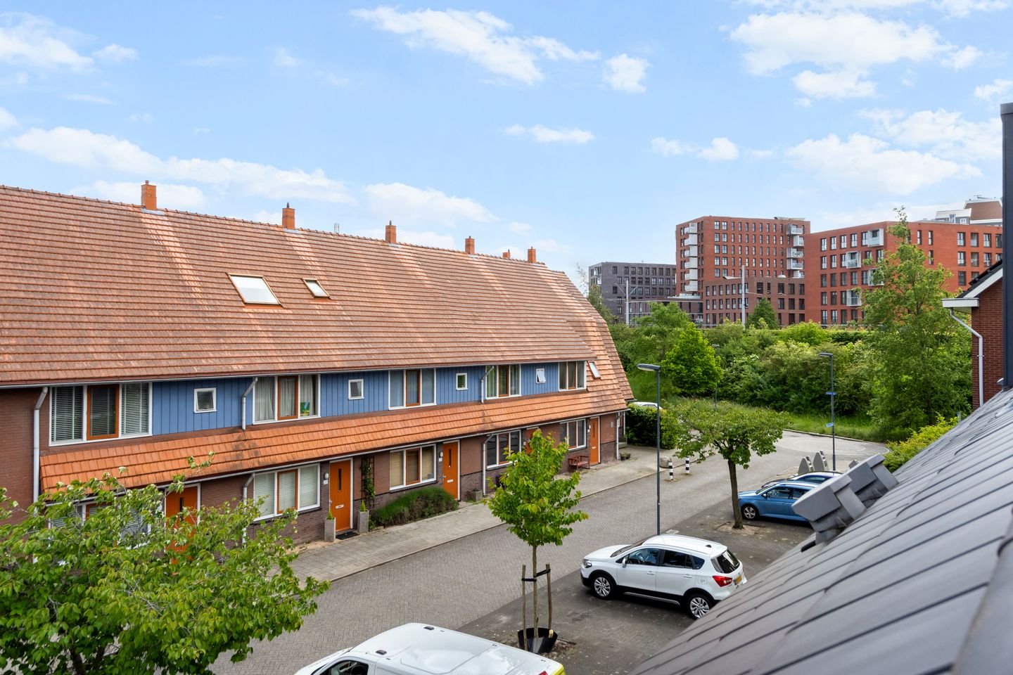 Spacious Sunlit Townhouse in Oosterheem Near Amenities — 34