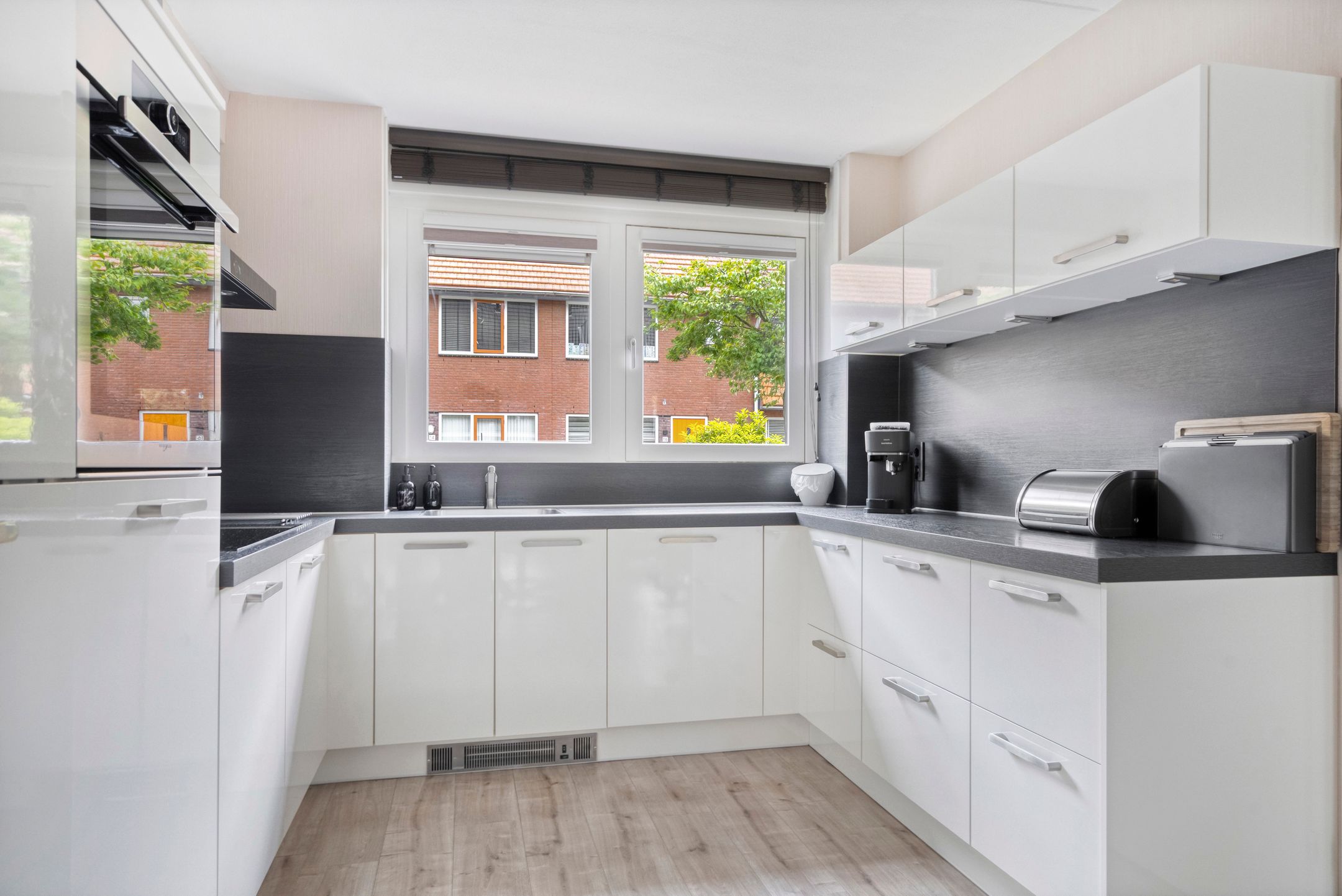 Spacious Sunlit Townhouse in Oosterheem Near Amenities — 18