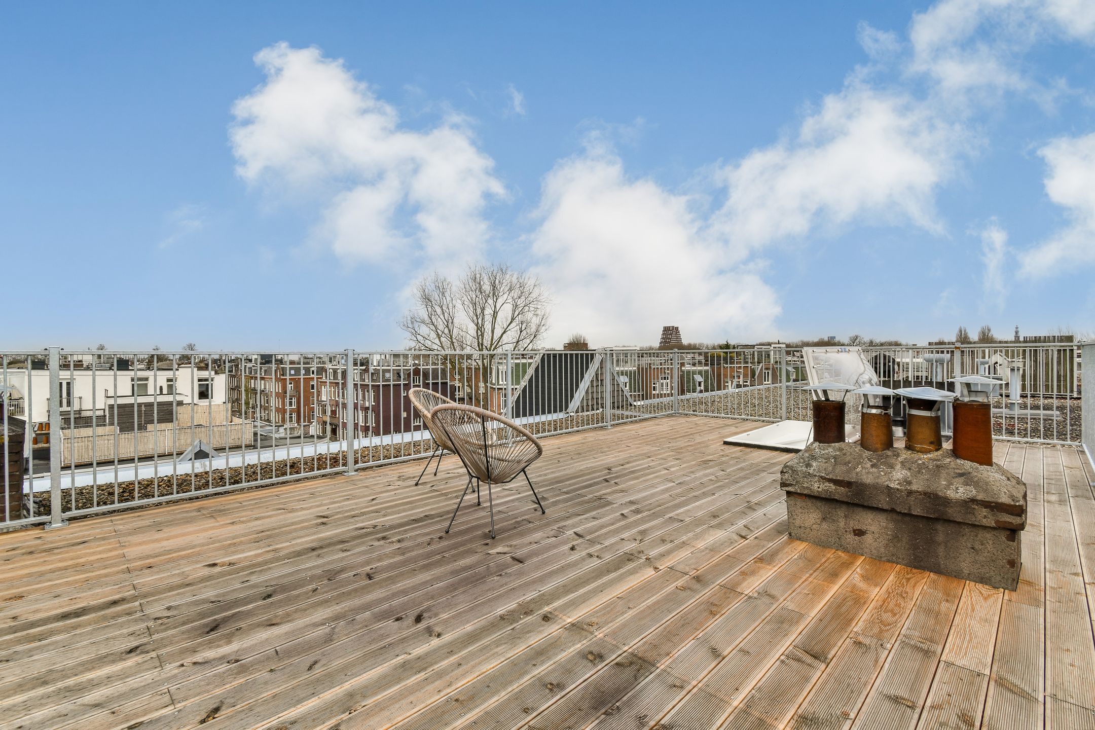 Spacious Two-Bedroom Apartment with Exceptional Rooftop Terrace in Amsterdam-West — 18