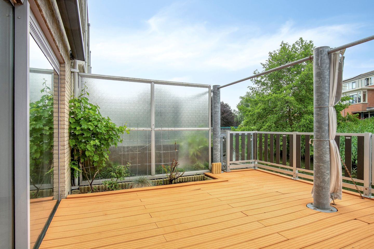 Fully Renovated Terraced Home with Water Views and Southwest-Facing Terrace in Nieuwland — 10