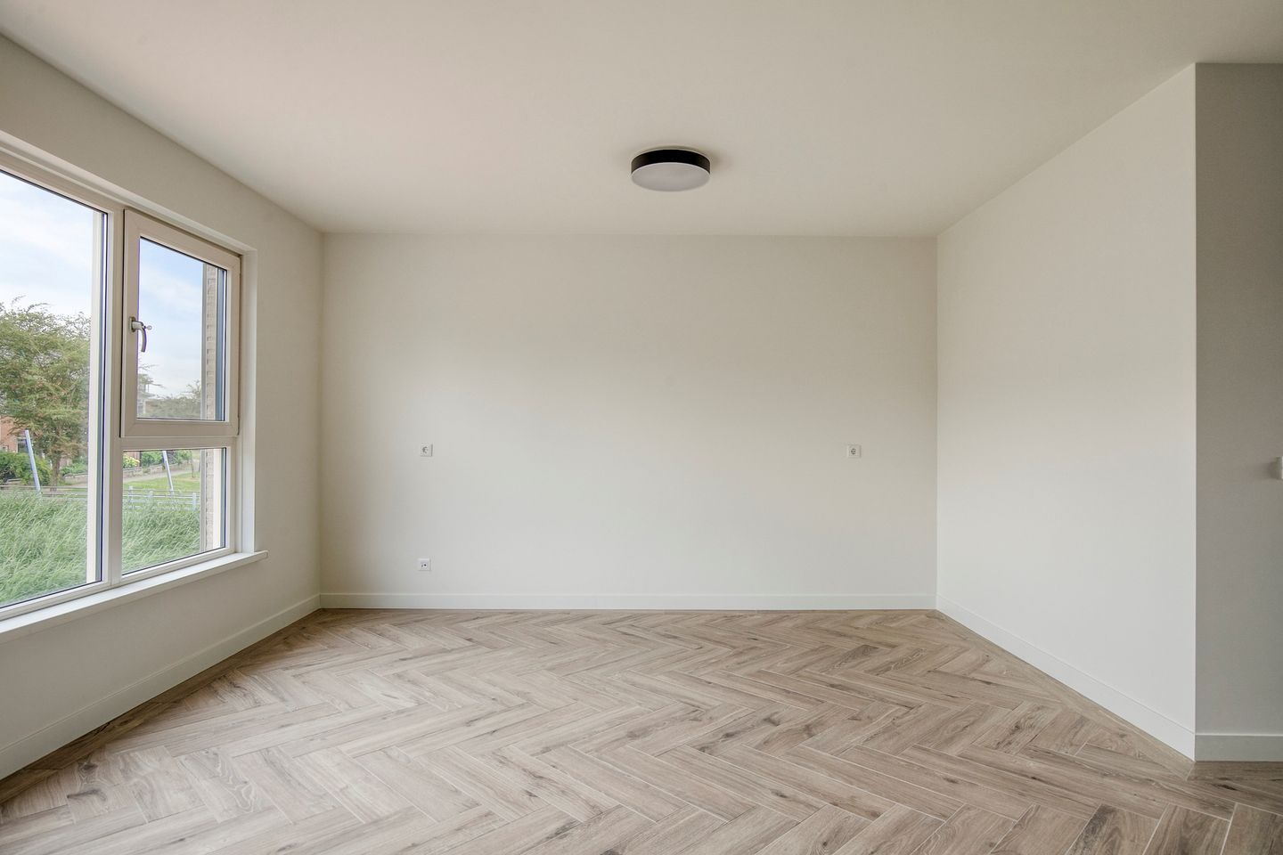 Fully Renovated Terraced Home with Water Views and Southwest-Facing Terrace in Nieuwland — 19