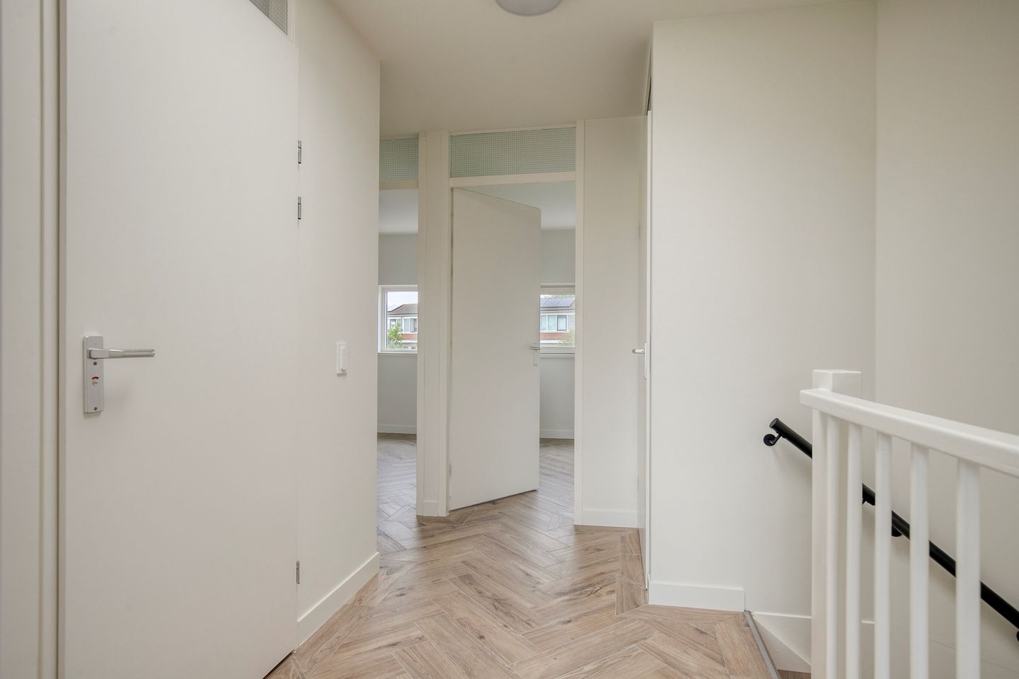Fully Renovated Terraced Home with Water Views and Southwest-Facing Terrace in Nieuwland — 25
