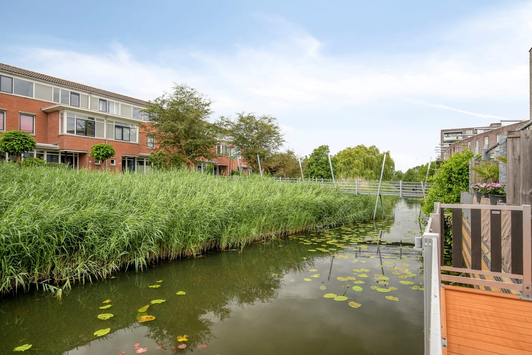 Fully Renovated Terraced Home with Water Views and Southwest-Facing Terrace in Nieuwland — 11