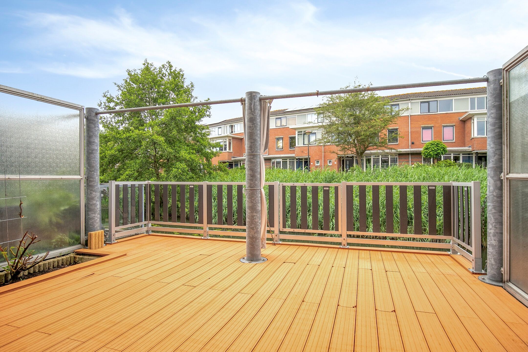Fully Renovated Terraced Home with Water Views and Southwest-Facing Terrace in Nieuwland — 9
