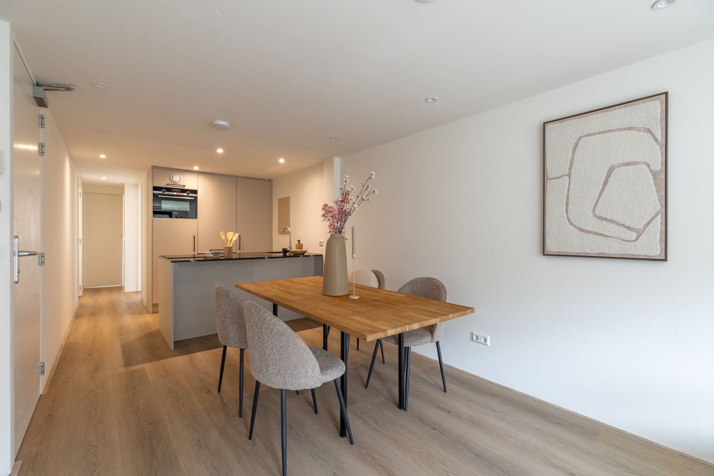 Completely Renovated City Center Apartment with Spacious Rooftop Terrace — 10
