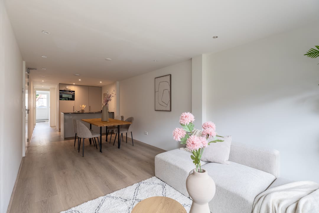 Completely Renovated City Center Apartment with Spacious Rooftop Terrace — 7