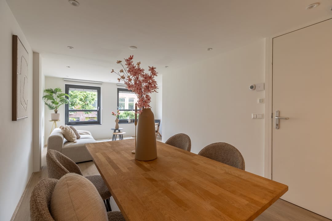 Completely Renovated City Center Apartment with Spacious Rooftop Terrace — 8