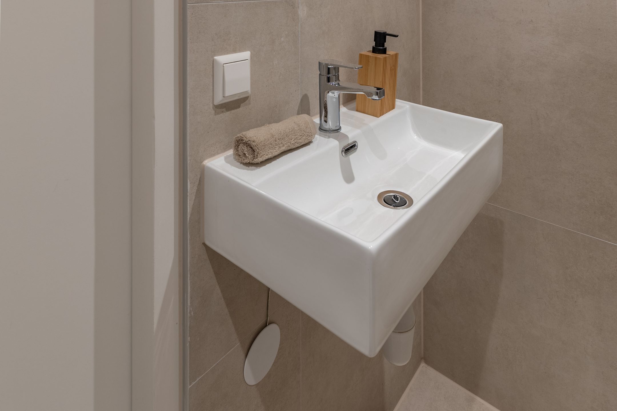 Completely Renovated Historic Apartment in Alkmaar City Center — 18