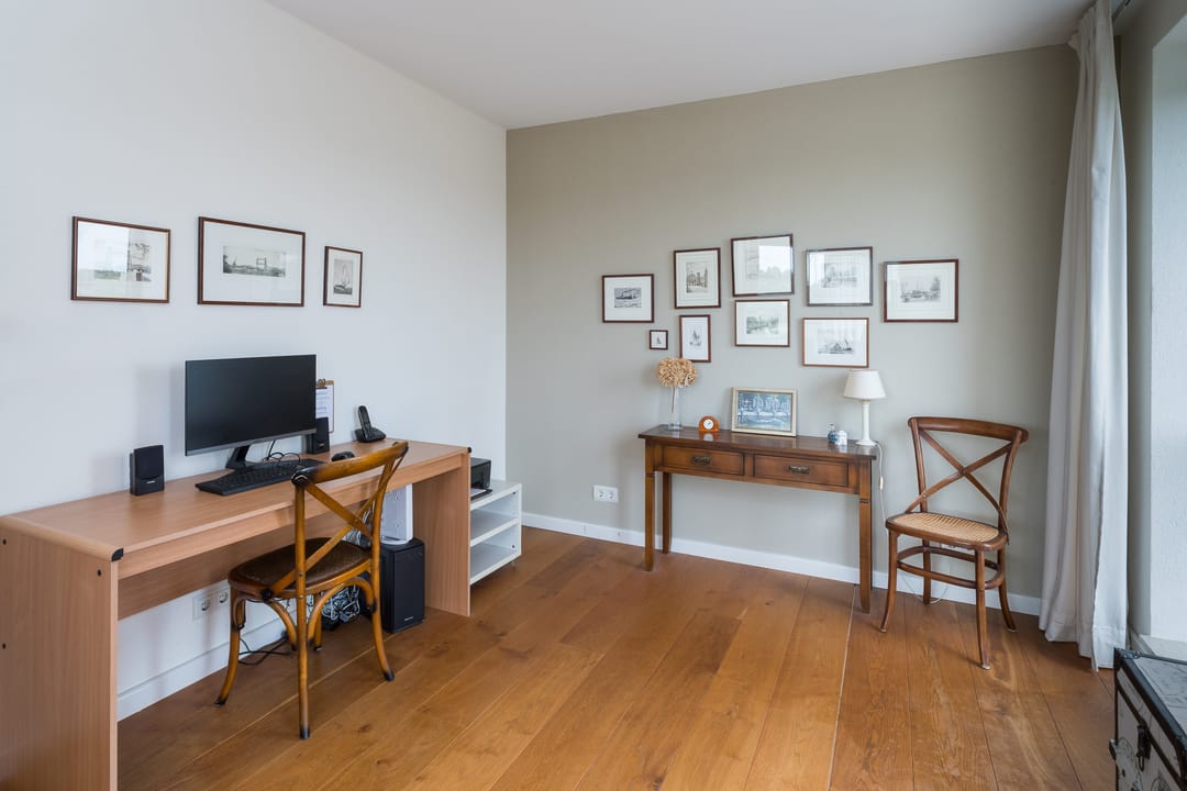 Spacious Corner Apartment with Panoramic Water and Polder Views — 11