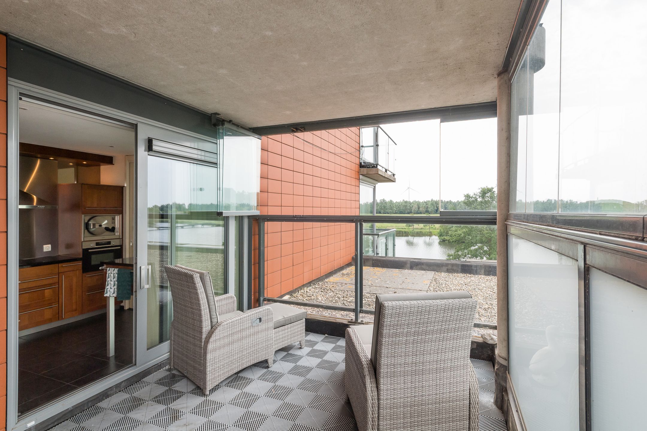 Spacious Corner Apartment with Panoramic Water and Polder Views — 18